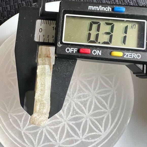 Sugar Quartz Crystal Cluster Leaf (#2)‎ - Picture 9 of 11